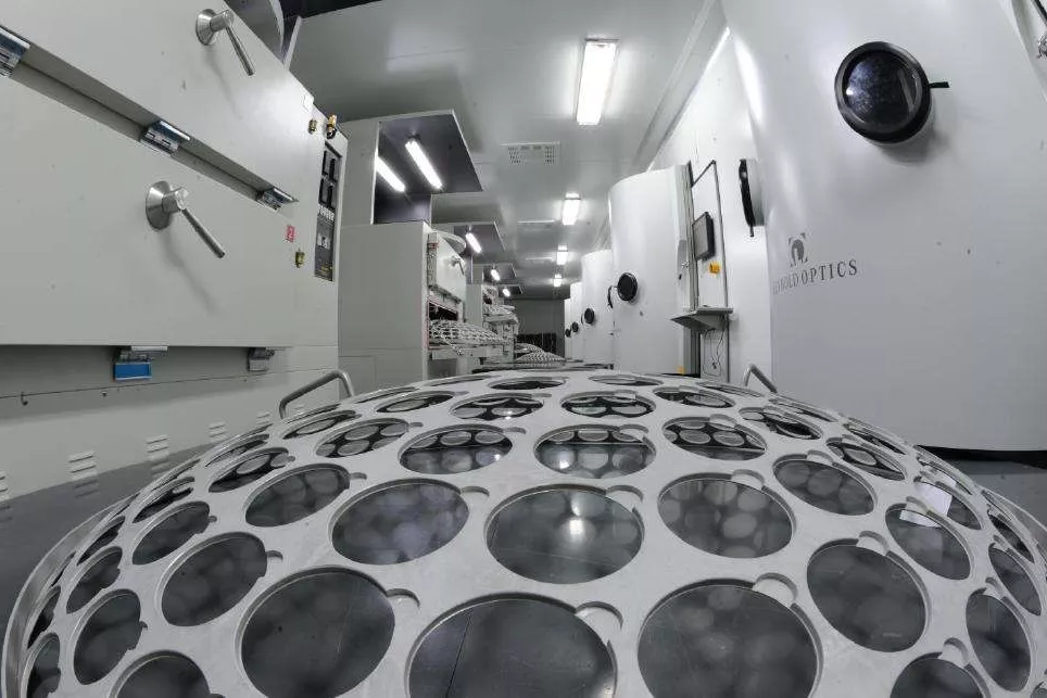 Juncheng Optics can offer you optical coating services. The coating range covers ultraviolet, visible light, near-infrared, mid-infrared, and far-infrared.